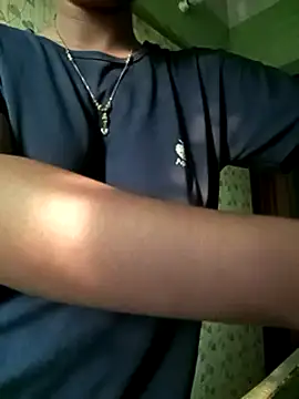 Snapshot of Anusri- chatting on 03-10-25, 10:26 Anusri- online show from 03-10-25, 10:26