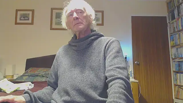 Snapshot of WaverlyKernow chatting on 12-04-24, 08:29 WaverlyKernow online show from 12-04-24, 08:29