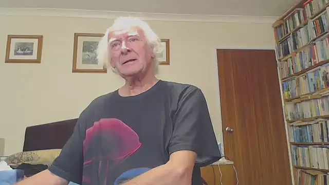 Snapshot of WaverlyKernow chatting on 01-12-25, 02:19 WaverlyKernow online show from 01-12-25, 02:19