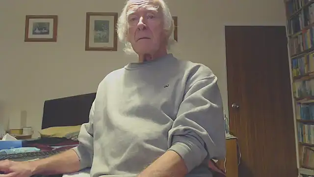 Snapshot of WaverlyKernow chatting on 01-18-25, 11:43 WaverlyKernow online show from 01-18-25, 11:43