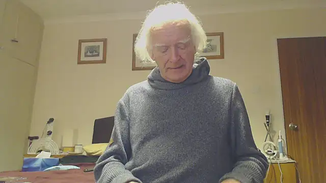 Snapshot of WaverlyKernow chatting on 01-23-25, 04:04 WaverlyKernow online show from 01-23-25, 04:04