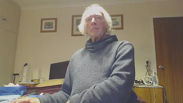 Snapshot of WaverlyKernow chatting on 01-27-25, 08:07 WaverlyKernow online show from 01-27-25, 08:07