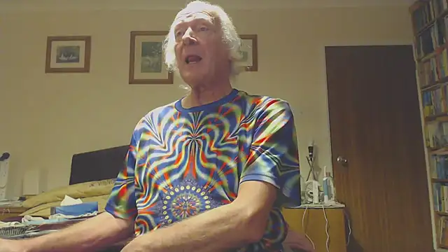 Snapshot of WaverlyKernow chatting on 02-01-25, 07:57 WaverlyKernow online show from 02-01-25, 07:57