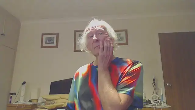 Snapshot of WaverlyKernow chatting on 02-05-25, 03:20 WaverlyKernow online show from 02-05-25, 03:20