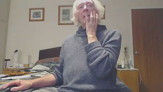 Snapshot of WaverlyKernow chatting on 03-01-25, 08:56 WaverlyKernow online show from 03-01-25, 08:56