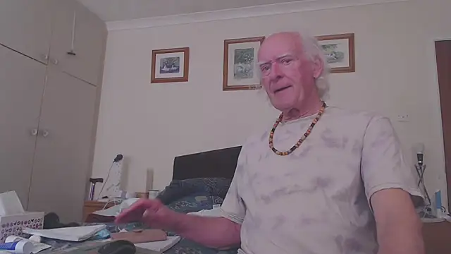 Snapshot of WaverlyKernow chatting on 03-18-25, 01:42 WaverlyKernow online show from 03-18-25, 01:42