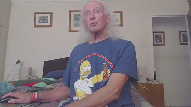 WaverlyKernow online show from 04-21-26, 01:06