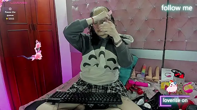 neeko princes online show from 12-17-25, 12:22