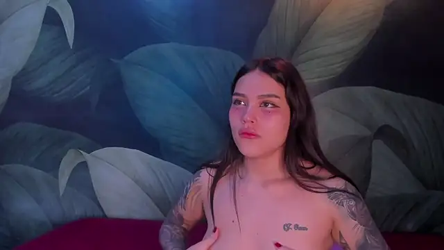 Snapshot of sweett_dirty chatting on 02-05-25, 03:20 sweett dirty online show from 02-05-25, 03:20