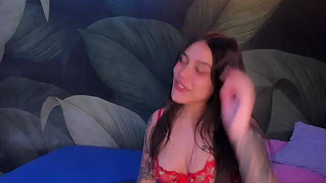 Snapshot of sweett_dirty chatting on 02-19-25, 03:27 sweett dirty online show from 02-19-25, 03:27