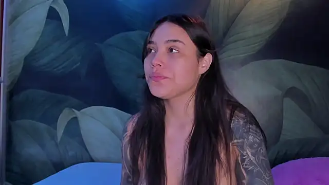 Snapshot of sweett_dirty chatting on 10-25-25, 12:13 sweett dirty online show from 10-25-25, 12:13