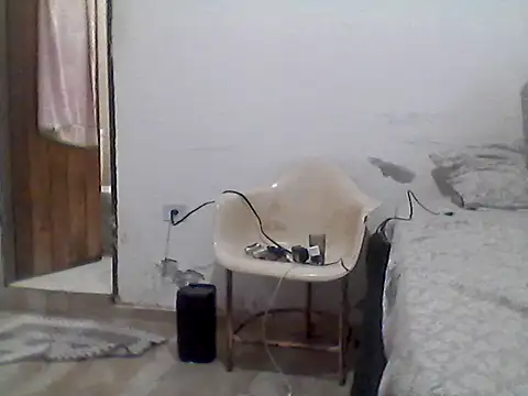 Snapshot of mariy_ chatting on 10-15-25, 12:33 mariy  online show from 10-15-25, 12:33