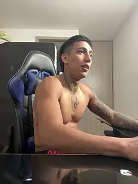 Snapshot of sendfer chatting on 01-11-25, 03:13 sendfer online show from 01-11-25, 03:13