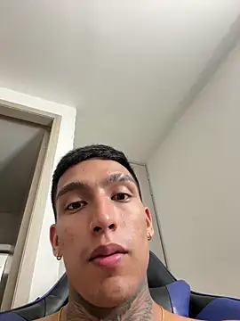 Snapshot of sendfer chatting on 01-14-25, 06:13 sendfer online show from 01-14-25, 06:13