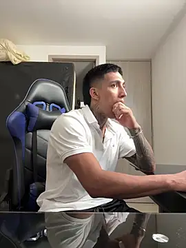 Snapshot of sendfer chatting on 01-27-25, 03:37 sendfer online show from 01-27-25, 03:37