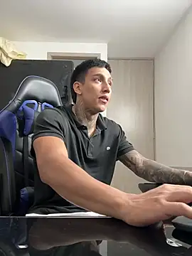 Snapshot of sendfer chatting on 02-04-25, 03:11 sendfer online show from 02-04-25, 03:11