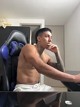 Snapshot of sendfer chatting on 02-13-25, 02:56 sendfer online show from 02-13-25, 02:56