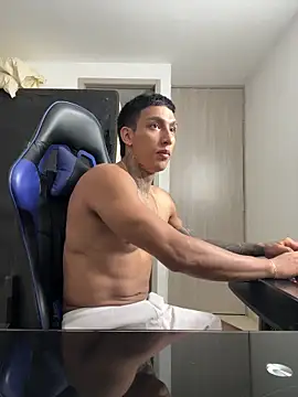 Snapshot of sendfer chatting on 03-07-25, 03:19 sendfer online show from 03-07-25, 03:19