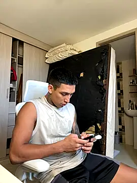 Snapshot of sendfer chatting on 09-29-25, 08:13 sendfer online show from 09-29-25, 08:13