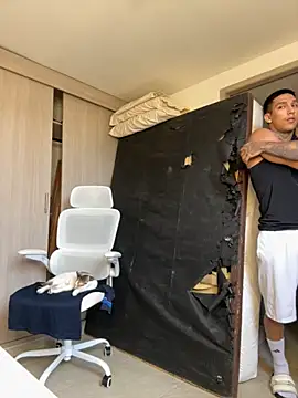 Snapshot of sendfer chatting on 09-30-25, 08:14 sendfer online show from 09-30-25, 08:14