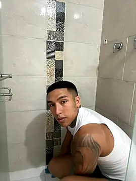 Snapshot of sendfer chatting on 10-11-25, 05:33 sendfer online show from 10-11-25, 05:33