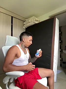 Snapshot of sendfer chatting on 10-24-25, 08:27 sendfer online show from 10-24-25, 08:27