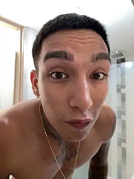 Snapshot of sendfer chatting on 11-07-25, 01:55 sendfer online show from 11-07-25, 01:55