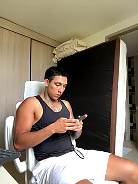 Snapshot of sendfer chatting on 11-12-25, 08:19 sendfer online show from 11-12-25, 08:19