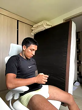 Snapshot of sendfer chatting on 11-13-25, 08:30 sendfer online show from 11-13-25, 08:30