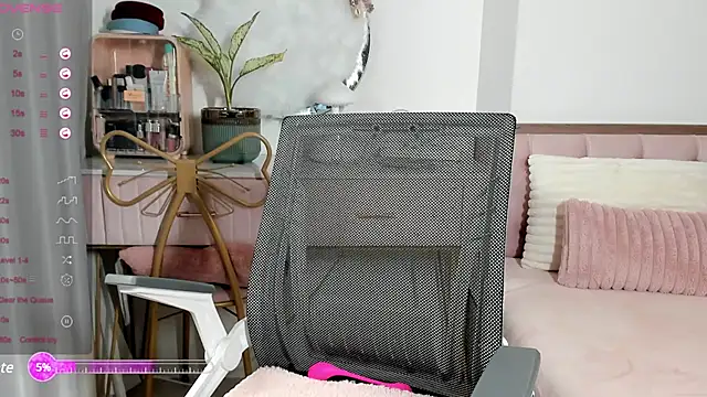 Snapshot of _Joliie_ chatting on 02-02-25, 04:54  Joliie  online show from 02-02-25, 04:54