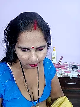 reemacouple007 online show from 03-11-26, 06:36