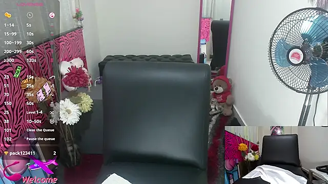 ViickySexy online show from 09-30-25, 07:41