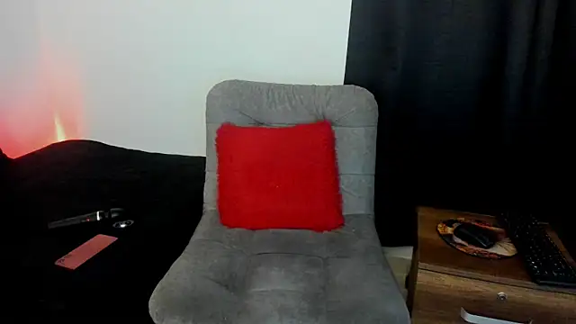 liily moore online show from 04-09-26, 06:02