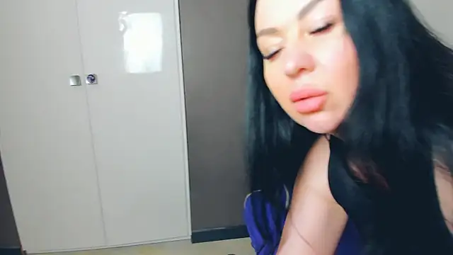 LayaFlow online show from 02-17-26, 12:12