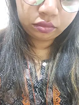 Snapshot of Ravina_patil1 chatting on 02-05-25, 07:31 Ravina patil1 online show from 02-05-25, 07:31