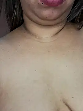 Snapshot of Ravina_patil1 chatting on 02-11-25, 03:40 Ravina patil1 online show from 02-11-25, 03:40