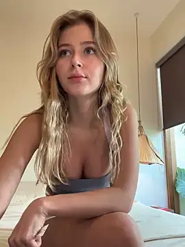 LunaRase online show from 01-18-25, 06:03