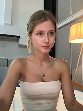 LunaRase online show from 03-05-25, 03:29