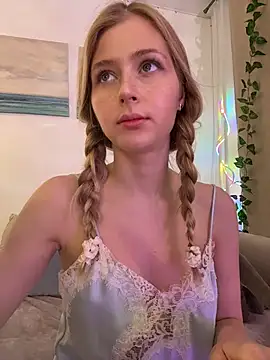 LunaRase online show from 11-03-25, 09:21