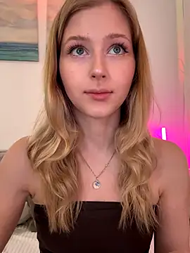 LunaRase online show from 11-29-25, 10:18