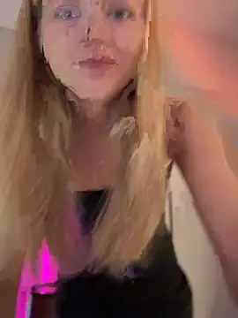 LunaRase online show from 07-18-26, 06:01