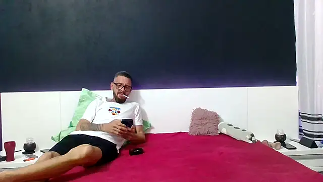 Snapshot of MikyVesela chatting on 11-06-25, 03:46 MikyVesela online show from 11-06-25, 03:46