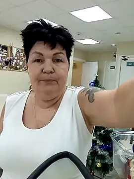 Snapshot of FantasyMichelle chatting on 12-30-24, 07:37 FantasyMichelle online show from 12-30-24, 07:37