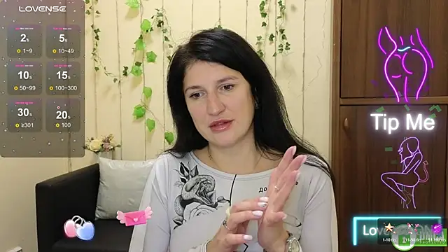 Alianna Solo Kisses online show from 11-03-25, 12:28