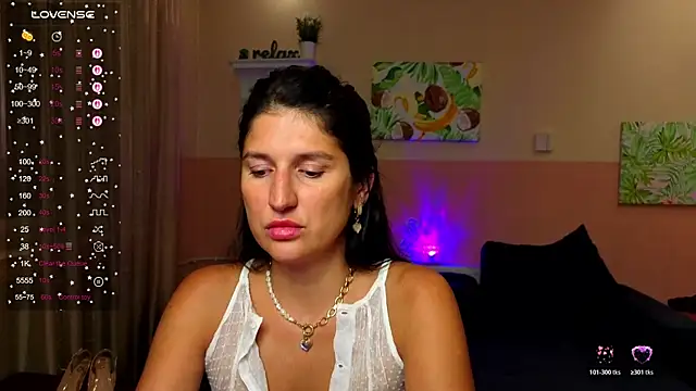 Alianna Solo Kisses online show from 07-30-26, 11:31