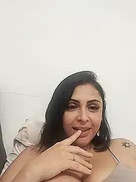 MelannyBell online show from 12-15-25, 06:23