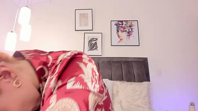 helen mooree online show from 01-11-25, 01:32