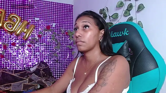 Kristel lee online show from 10-28-25, 04:20