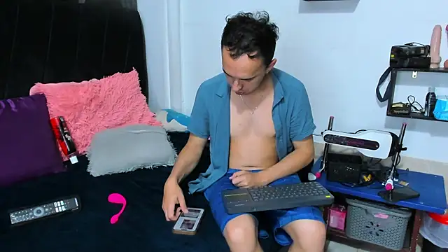 big-dicktop23 online show from 05-17-26, 06:26