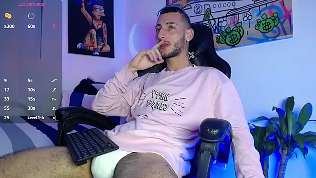 Snapshot of Sxxthiago chatting on 12-27-24, 01:43 Sxxthiago online show from 12-27-24, 01:43